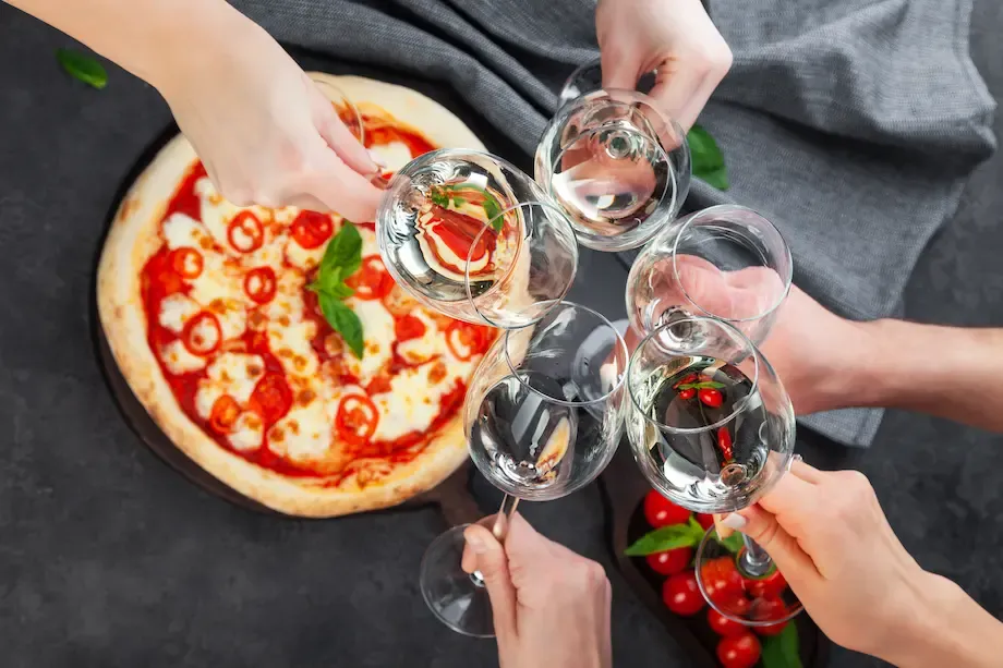 Abbinamento in America di pizza e vino Prosecco italiano